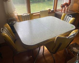 Deco kitchen table 1 leaf four rolled and tuck vinyl chairs