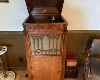Antique EDISON C-19 Diamond Disc Phonograph in Mahogany Cabinet