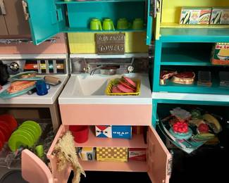 1960's Deluxe BARBIE Dream Kitchen Set