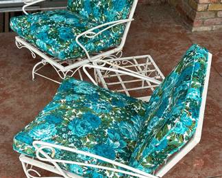 Mid-Century Modern Wrought Iron Homecrest Style White Patio Furniture 