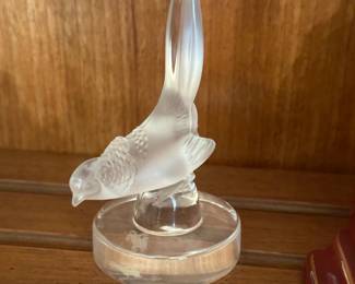 LALIQUE Figural Bird Crystal Paperweight