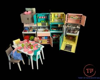 1960's Deluxe BARBIE Dream Kitchen Set