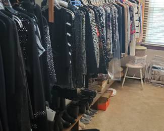 Medium ladies' clothing