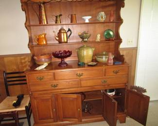 Vintage "Ethan Allen" style hutch