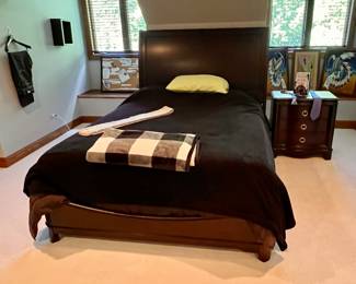 Queen bed w/matching night stand and mattress 