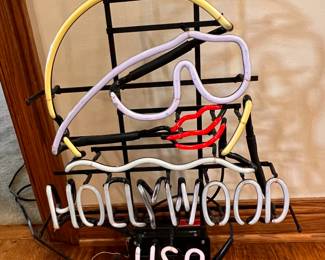 Neon Hollywood USA light 