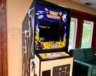 Space Invaders by Midway's a Bally Co.  video machine WORKS