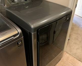 Samsung Electric Dryer DVE45T3400P. Less than one year old. 