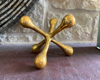 Decorative figurine. 