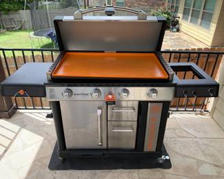 Blackstone 36" Griddle. Only a couple years old, well maintained, lots of accessories to go with it.