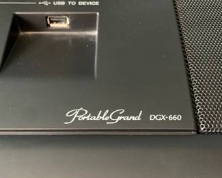 Yamaha DGX-660 Electric Piano and Bench