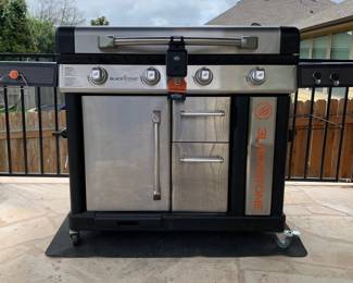 Blackstone 36" Griddle. Only a couple years old, well maintained, lots of accessories to go with it.