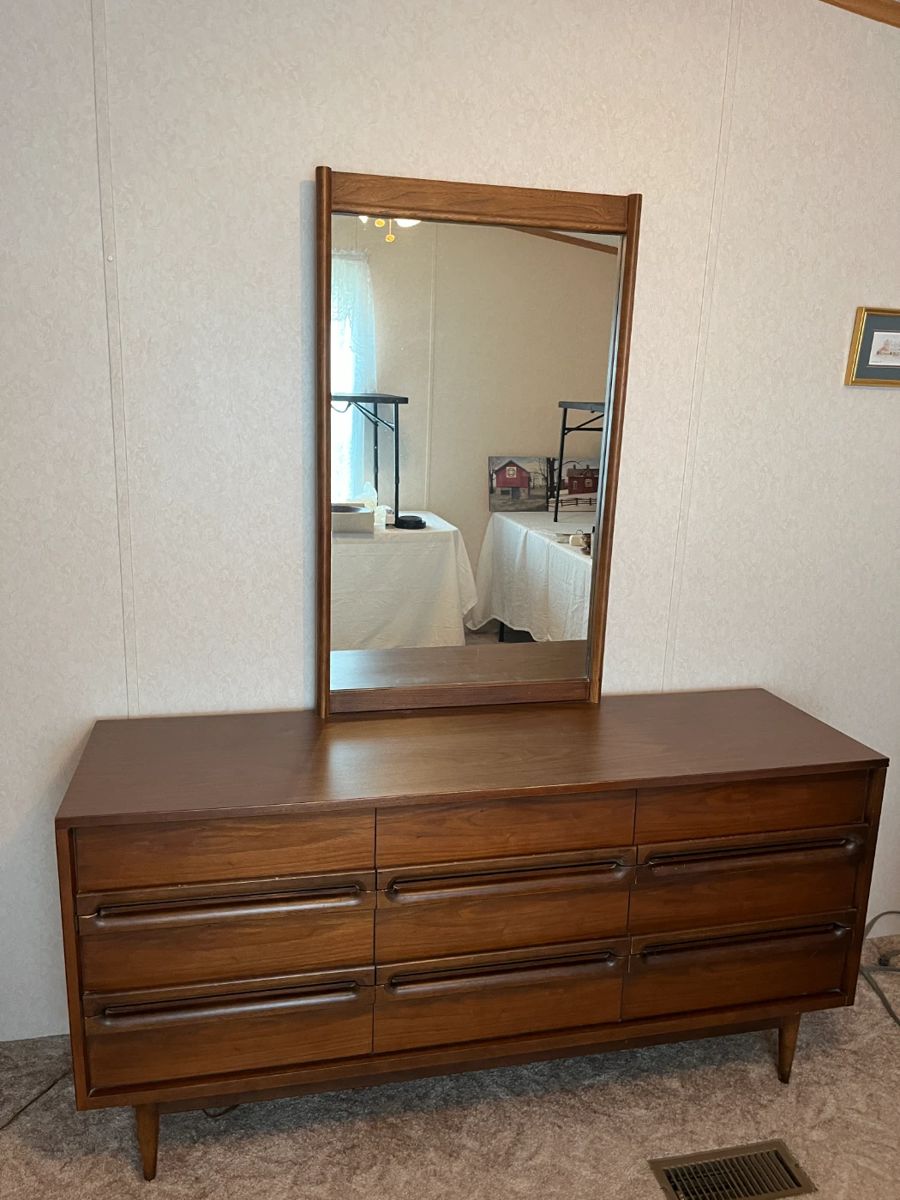 
Mid Century Modern Bassett Furniture lowboy Dresser