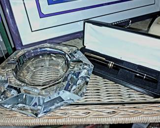 Val St. Lambert ash tray and  Mont Blanc pen in case 
