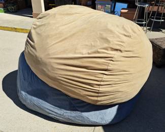 Oversized lounging bags