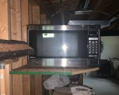 Brand new microwave only used twice