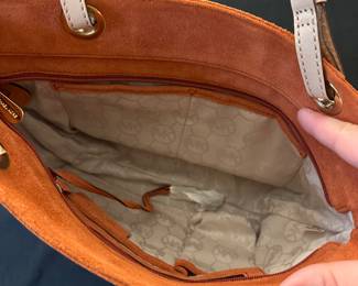 F96 - $65 Michael Kors New With Tags "surf" tote. $65 Orange Tote. 