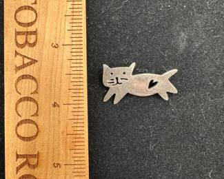 J49 - $10 Small Sterling Cat Pin. 