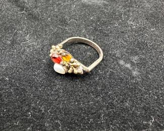 J63 - $45 Size 6 Sterling Ring. 14kt & 925. Unique squared design. 