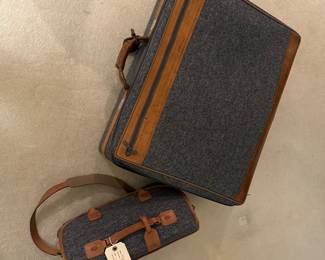 F101 - $75. Vintage Hartmann 2 Piece Luggage Set. Very good vintage condition. 