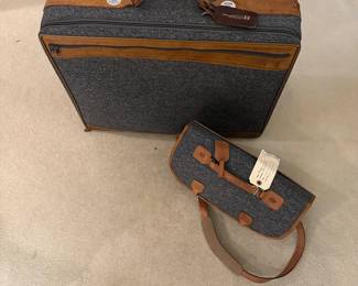 F101 - $75. Vintage Hartmann 2 Piece Luggage Set. Very good vintage condition. 