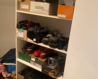 F175 - lots of gently used ladies shoes size 8. 