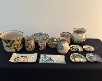 F14 - Janet Resnick signed pottery. Prices range from $6-$25