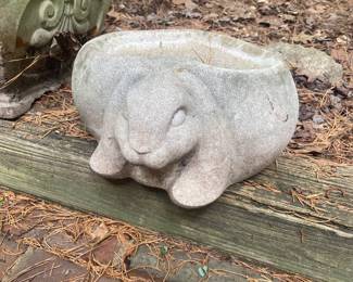 F162 - $30 Rabbit Concrete Planter