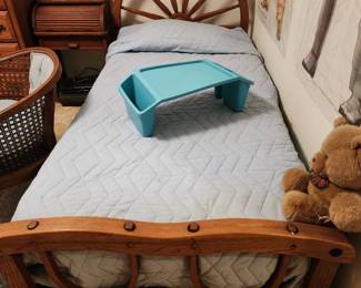 Very Cool Pair of Wagon Wheel Twin Beds