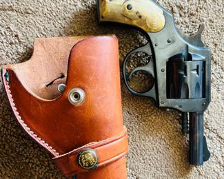 * H & R model 922 Revolver