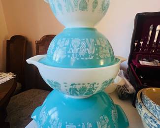 Pyrex Amish Butterprint Cinderella Bowl Set - very nice