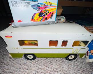 Tonka Winnebago & Hotwheels Redlines Case