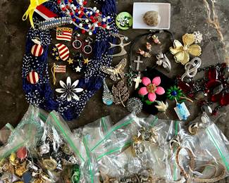 BAGS OF COSTUME JEWELRY - WILL BE SOLD SEPARATELY