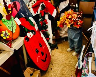 HOME DECOR - HOLIDAY DECOR