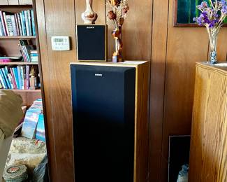 Pair of Sony Speakers SS-U711AV