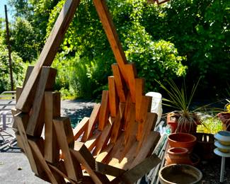 MID CENTURY BOHO WOODEN PLANG HANGER