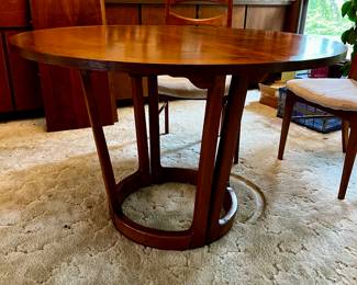 Mid Century Dining Room Table & Chairs Lane Rhythm - Comes with 2 leafs. Use as round or larger oval. 8 MCM Cats Eye Chairs 