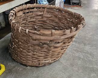 LARGE VINTAGE BASKET