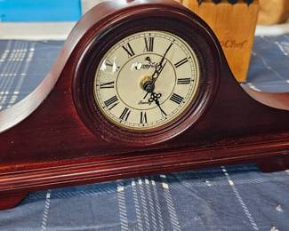 MANTLE CLOCK