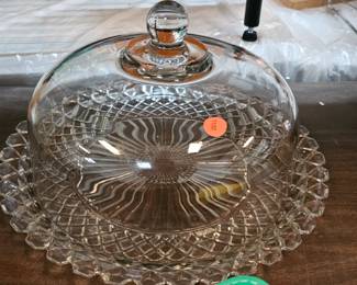 GLASS CAKE PLATE WITH DOME