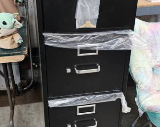 METAL FILING CABINET