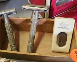 VINTAGE RAZORS