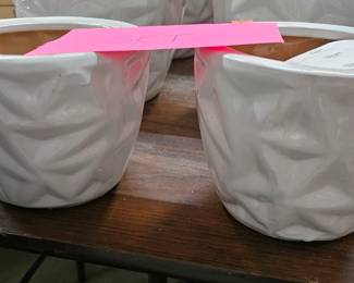 FLOWERPOTS/ PLANTERS