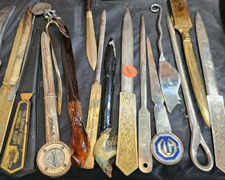 LOT OF VINTAGE LETTER OPENERS