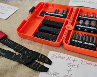 BLACK AND DECKER TOOL /  WIRE CUTTERS