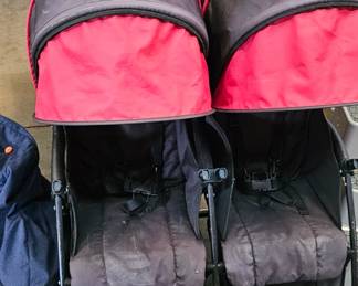 DOUBLE STROLLER