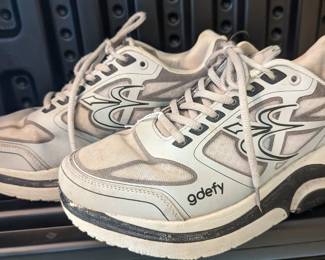gdefy tennis shoes