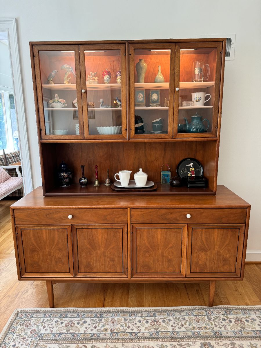 Kipp Stewart for Drexel 8 Door / 2 Drawer Mid-Century Modern Credenza (20"D x 60"W x 71"H)