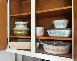 Collection of Vintage Pyrex 