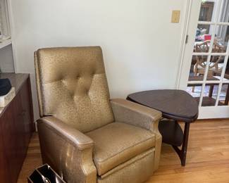 Niagara Cycl-Massage Leisure Lounge Armchair Model No. 760-M (Working Condition) & Mid-Century Modern Mersman Guitar Pick Side Table (27"W x 27"D x 20"H)